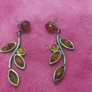 Amber and silver leaf drop earings.